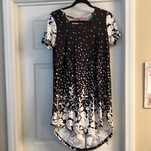 Beautiful Black and White Floral High Low Tunic